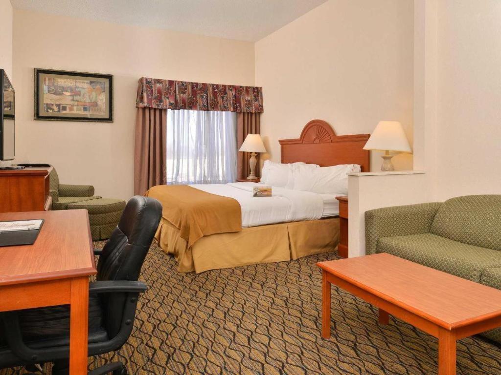 Quality Inn & Suites Jefferson City Exterior foto