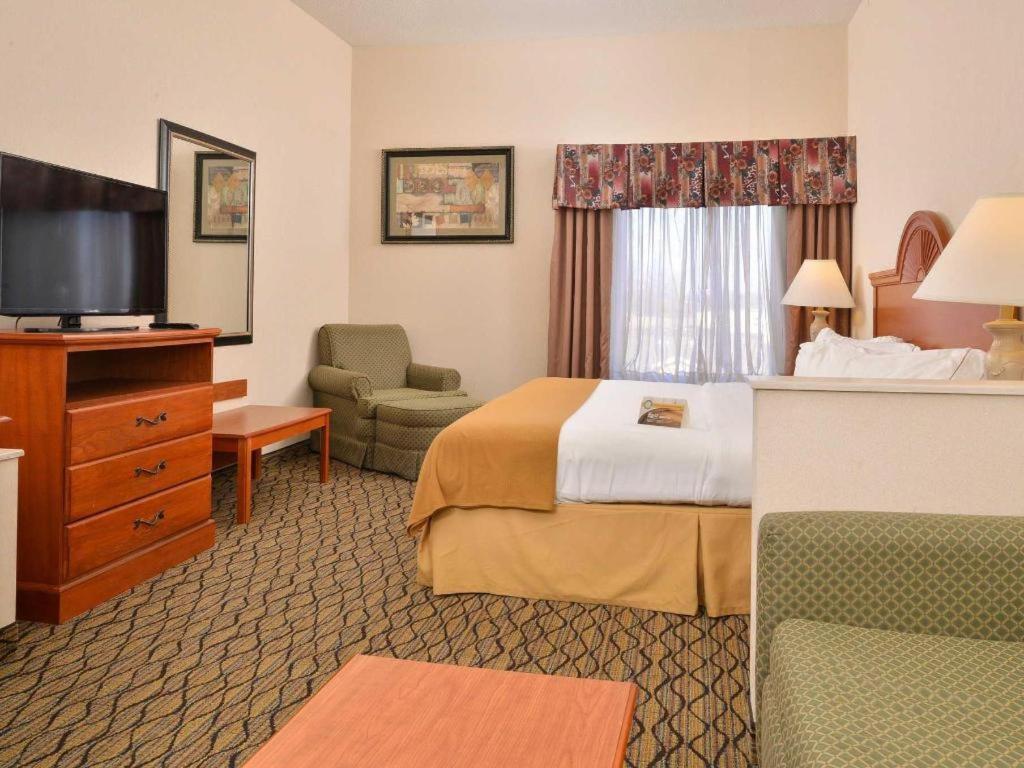 Quality Inn & Suites Jefferson City Exterior foto