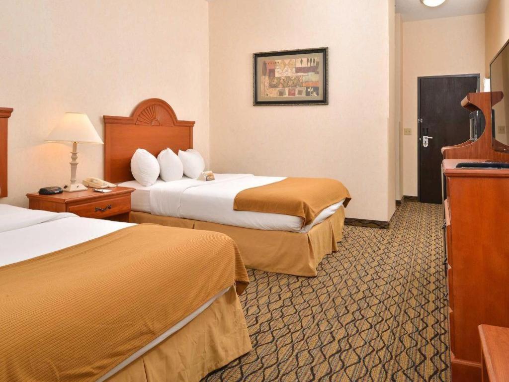 Quality Inn & Suites Jefferson City Exterior foto