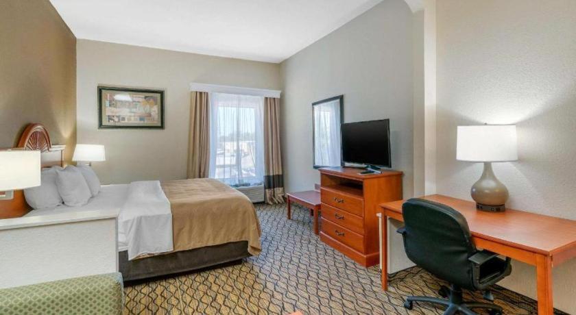 Quality Inn & Suites Jefferson City Exterior foto