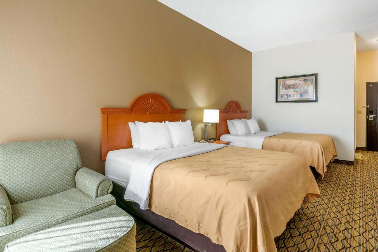 Quality Inn & Suites Jefferson City Exterior foto